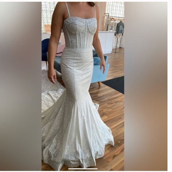 Abella by Allure Karina Size 10 Bridal Wedding Reception Formal Mermaid Gown - Picture 15 of 16